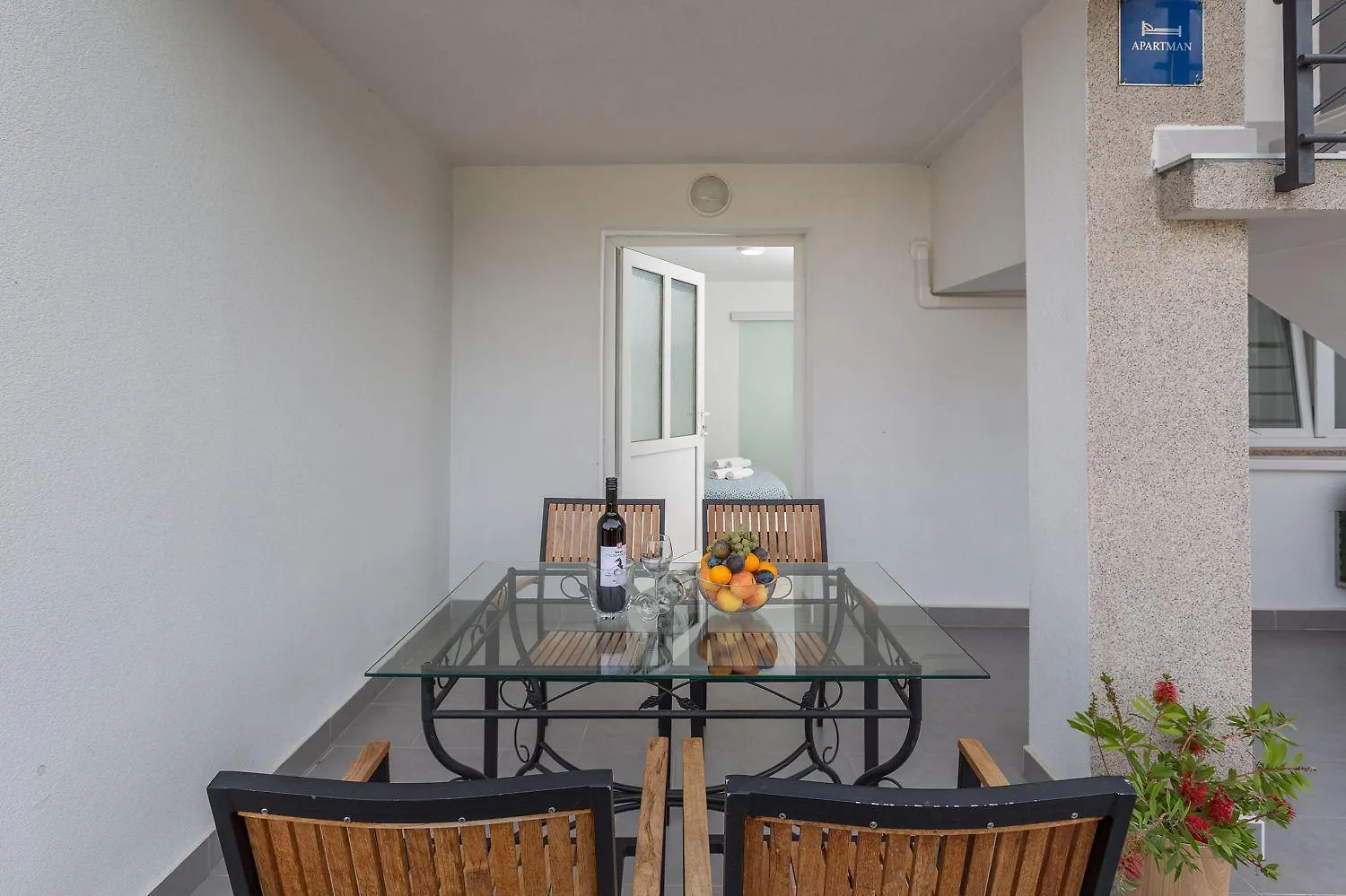 Idyllisches Apartment Nur 600 Meter Zum Strand Mit Privater Terrasse, Wifi, Parkplatz Poreč Chorwacja