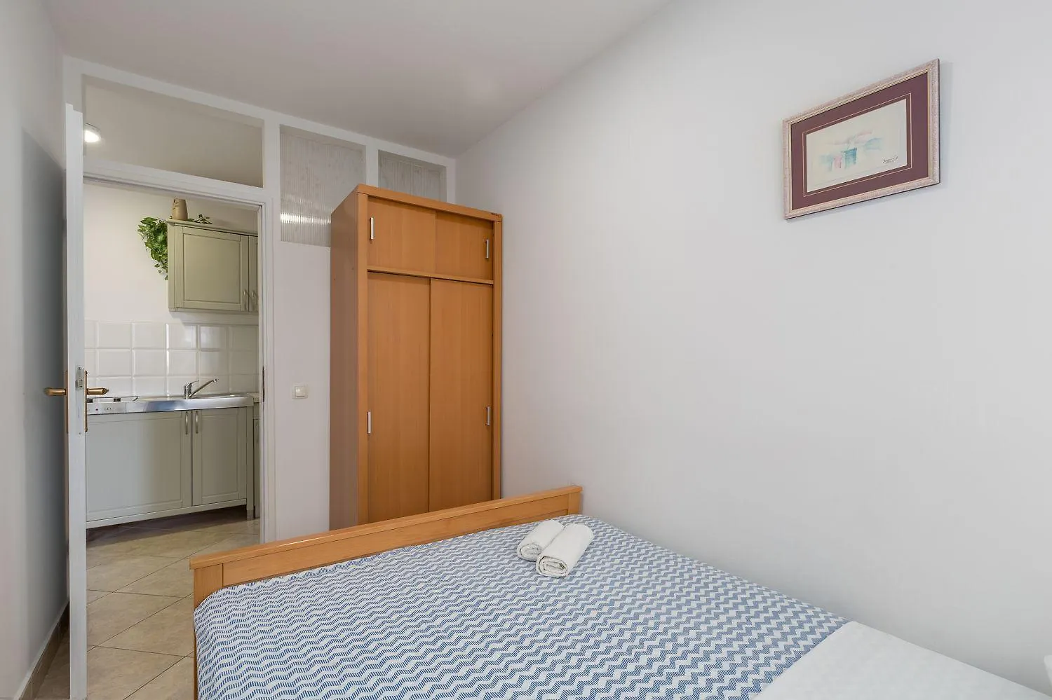 Idyllisches Apartment Nur 600 Meter Zum Strand Mit Privater Terrasse, Wifi, Parkplatz Poreč