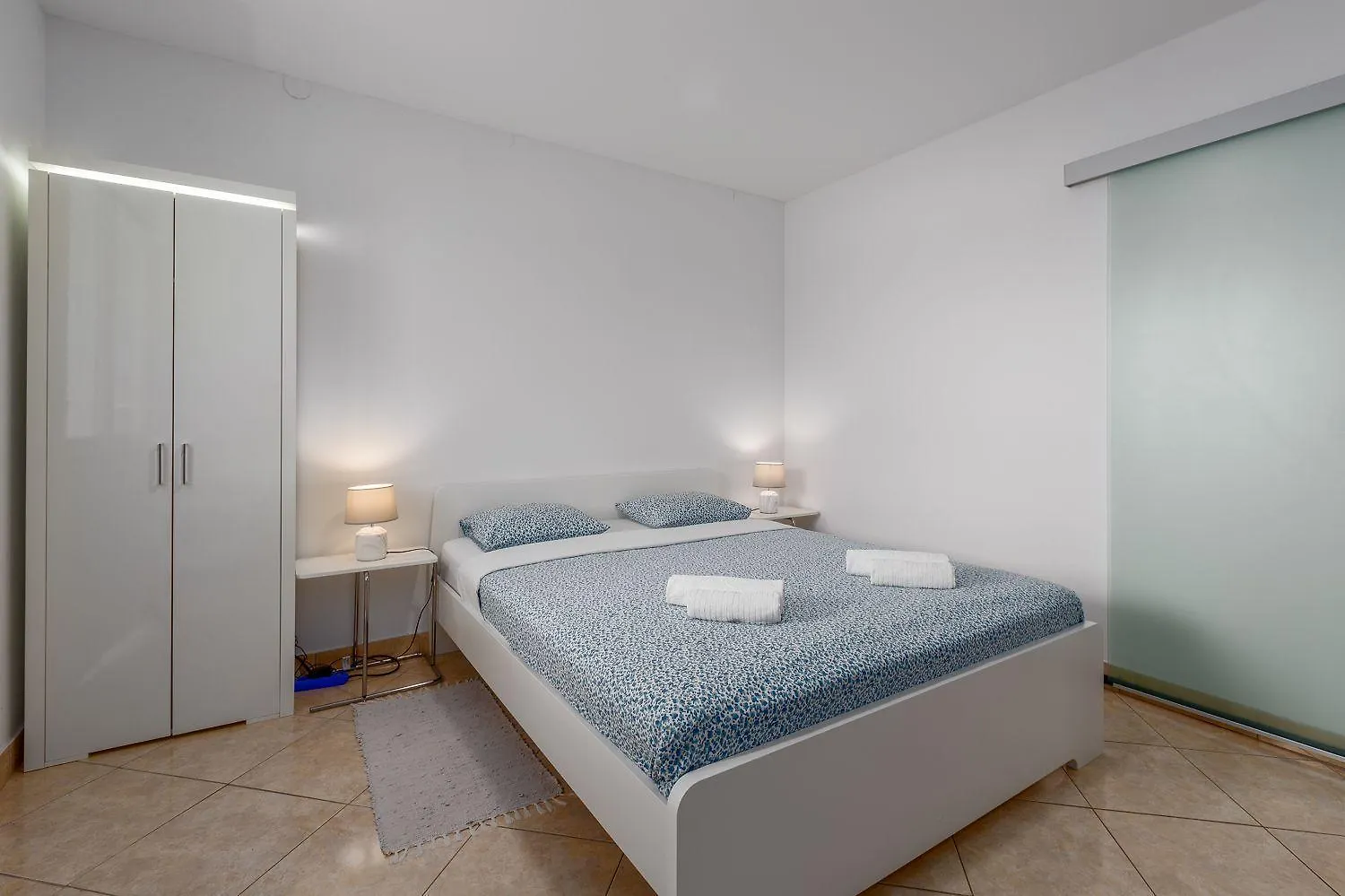 Idyllisches Apartment Nur 600 Meter Zum Strand Mit Privater Terrasse, Wifi, Parkplatz Porec