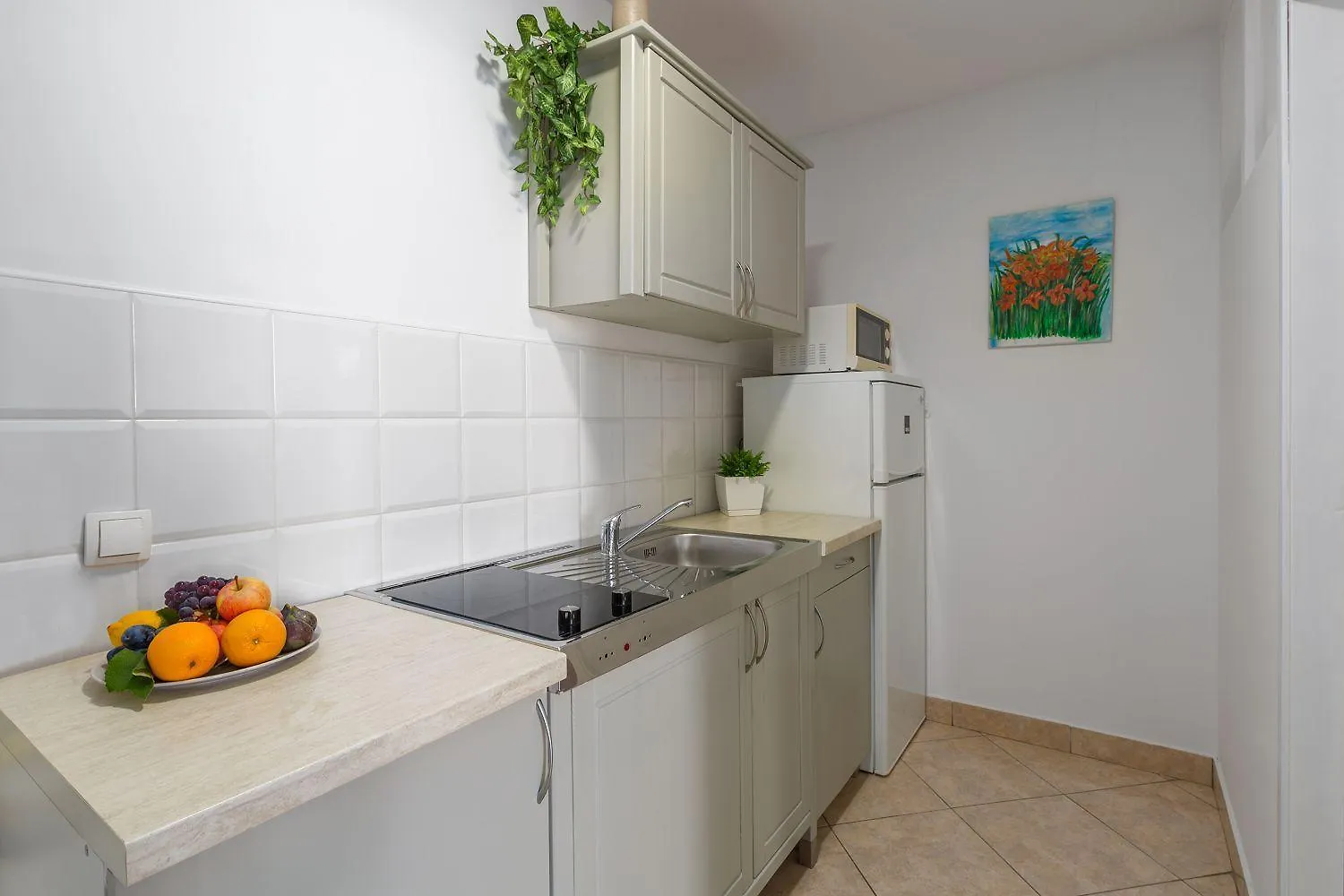 Idyllisches Apartment Nur 600 Meter Zum Strand Mit Privater Terrasse, Wifi, Parkplatz Poreč Chorwacja