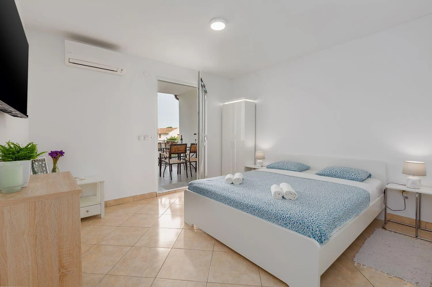 Idyllisches Apartment Nur 600 Meter Zum Strand Mit Privater Terrasse, Wifi, Parkplatz Poreč